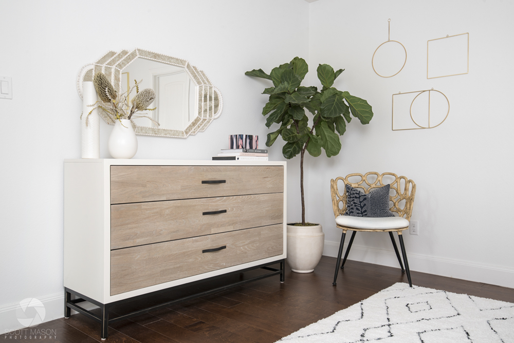 a picture of a corner of a room showing furniture